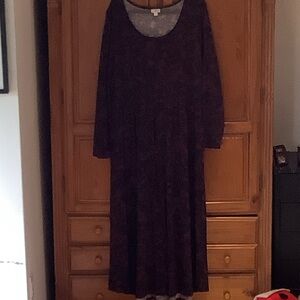 LuLaRoe woman’s size 3x Long Sleeve Maxi Dress in red with black tie dye design.